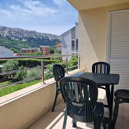 In Mit Eigenem Balkon Baska (Krk)