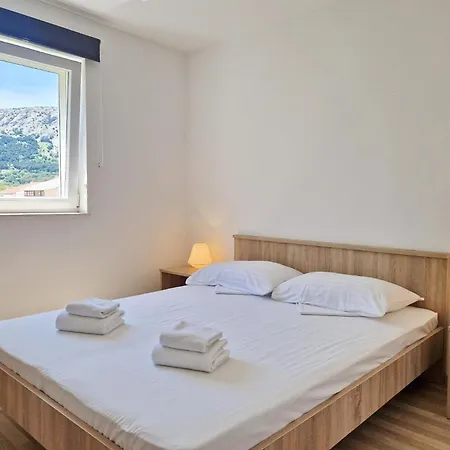 Apartment In Mit Eigenem Balkon